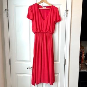 WAYF V-Neck Short Sleeve Blouson Midi Dress